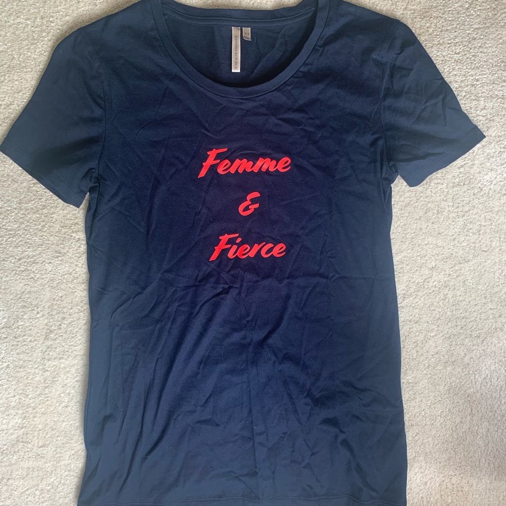 Navy short sleeve graphic tee shirt